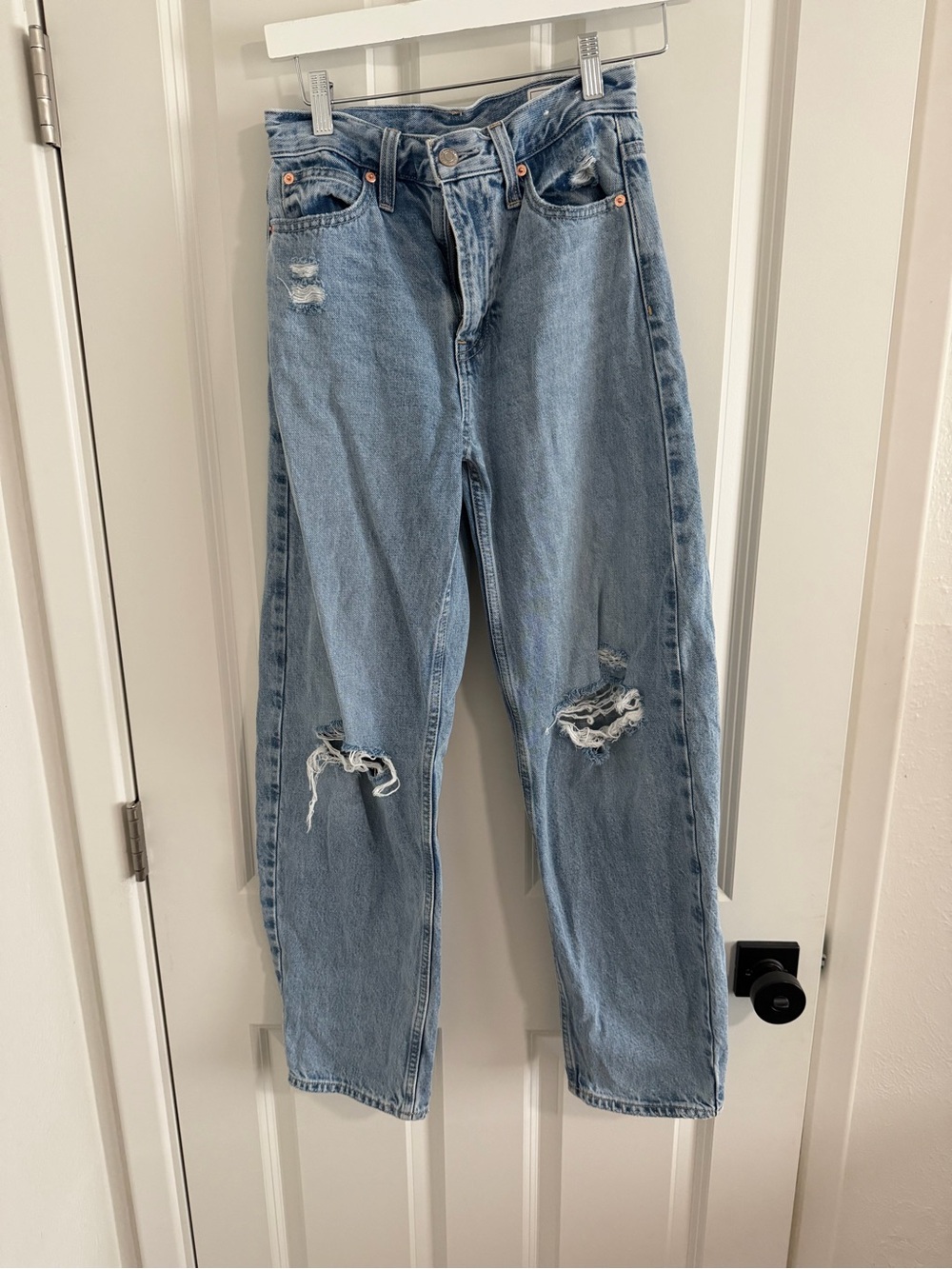 GAP Light Blue Distressed barrel Jeans